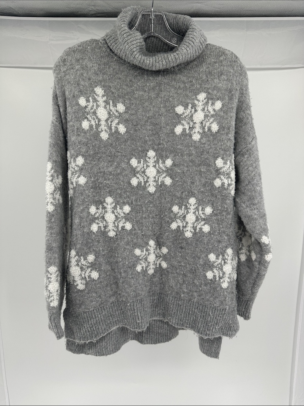 cupcakes & cashmere Gray Snowflake Cowl Turtleneck Sweater